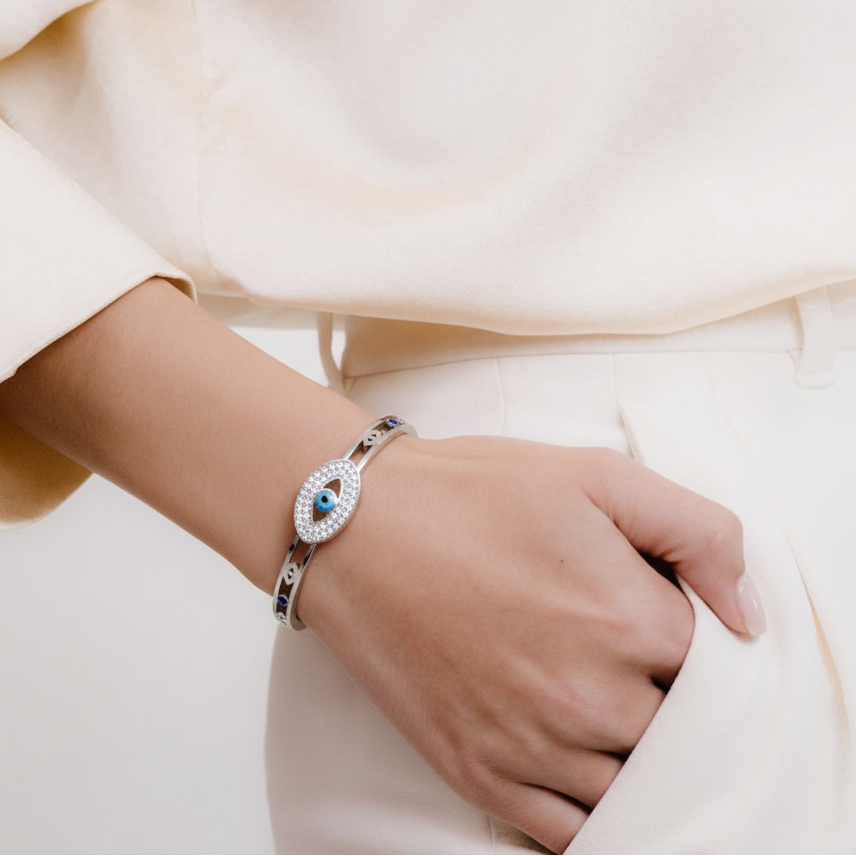 Hatt ke game strong bracelet